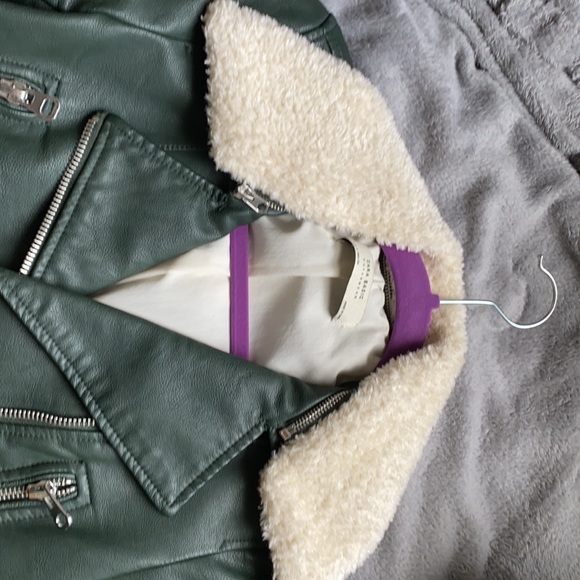 Zara Leather Green Jacket with removal Collar - Picture 9 of 16
